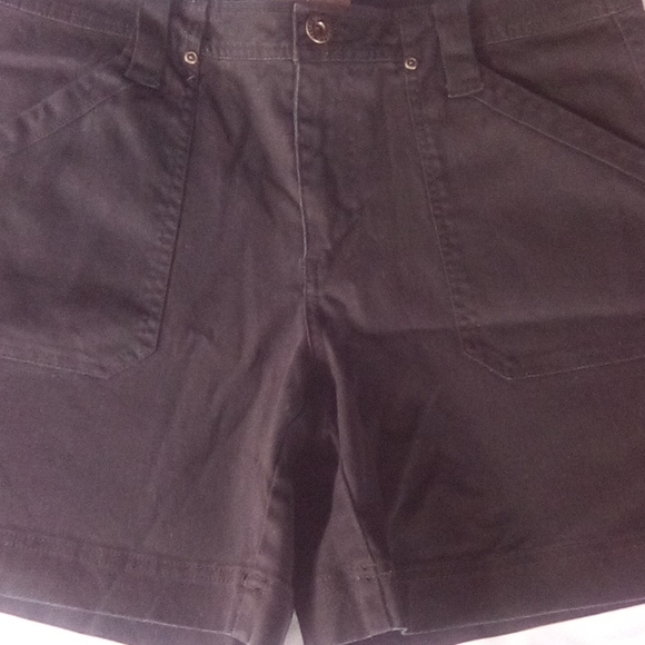 Shorts - Picture 10 of 16